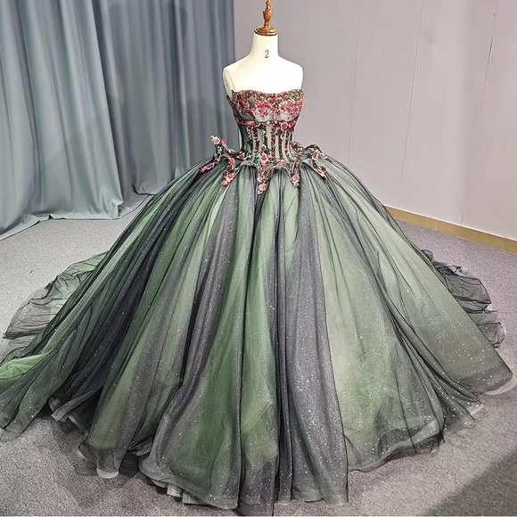 Elegant Red Strapless Prom Gown - Picture 3 of 9